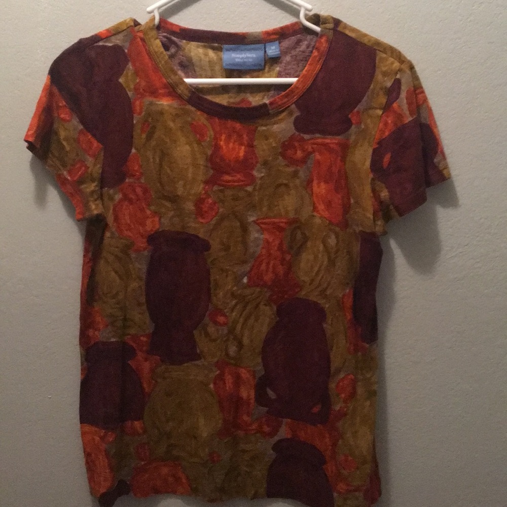 Vera Wang short sleeve T-shirt.